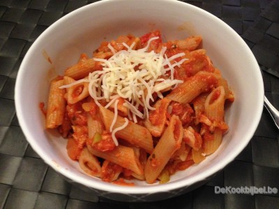 Penne volkoren met tonijn en olijven