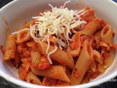 Penne volkoren met tonijn en olijven