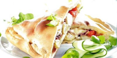 Calzone met artisjok, tomaat en Serranoham Calzone met artisjok, tomaat en Serranoham