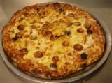 Pizza met merguez en fetakaas