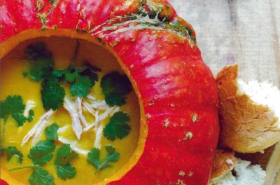 Pompoensoep 'tandoori' met kip en kokosmelk