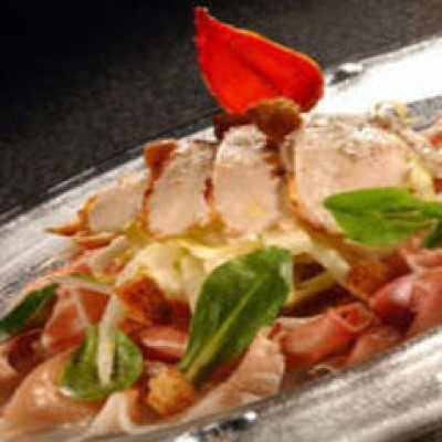 Salade van kipfilet met witloof, appeltjes en gedroogde ham Salade van kipfilet met witloof, appeltjes en gedroogde ham