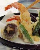 Tempura van scampi met groentensalade en safraanaïolie