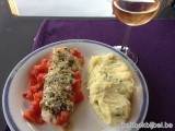Schelvis met kruidenkorst en tomaat