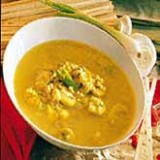 Maaltijdsoep met rijst, kokos en curry
