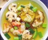 Oosterse wonton soep met scampi