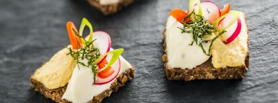 Zakouski met Maredsous Geitenkaas en Hummus