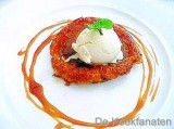 Tarte Tatin van pruimen en abrikozen met sorbet van citrusfruit en siroop van krieken