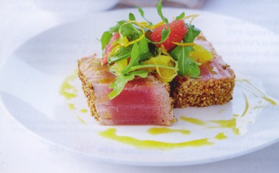Gegrilde tonijn met citrusvruchten Gegrilde tonijn met citrusvruchten