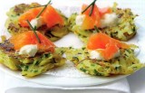 Aardappelkoekjes met gerookte zalm