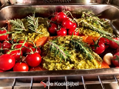 {lang nl}Zalm met pesto en kerstomaten{/lang}{lang en}Salmon with pesto and cherrytomatoes{/lang}