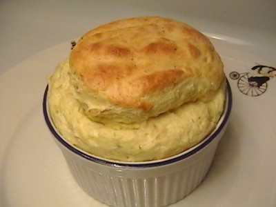 Zalmsoufflé met bieslooksausje Zalmsoufflé met bieslooksausje