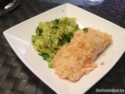 Zalm met parmezaankorst en tagliatelle salsa verde