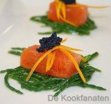 Lauw gerookte zalm haasjes met zeekraal en sinaasdressing