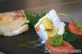 Gegrilde zeewolf met spinaziescheuten, tomaat en vanille met pistache-olie en mozzarella 