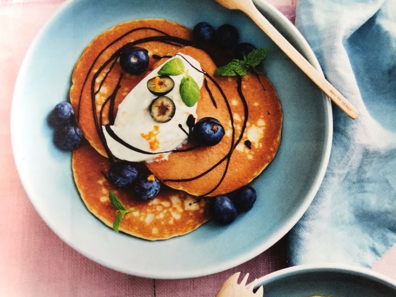 Pannenkoekenbowl, met bosbes, mascarpone en chocolade