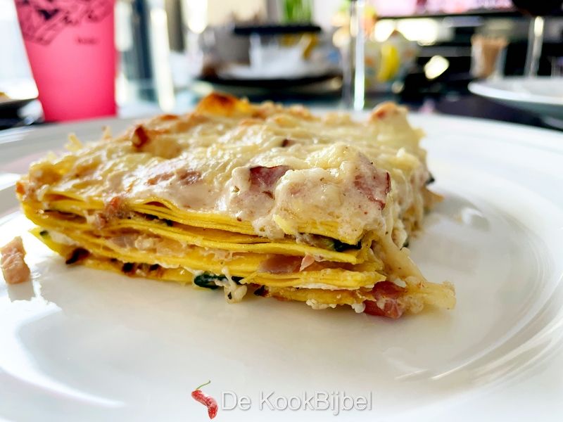 Lasagna carbonara with zucchini