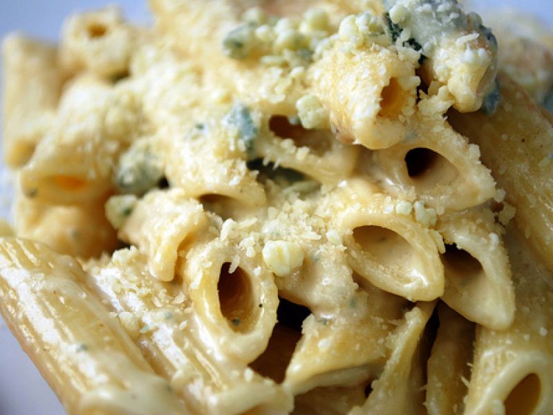 Pasta met champignonsaus, gorgonzola en salie