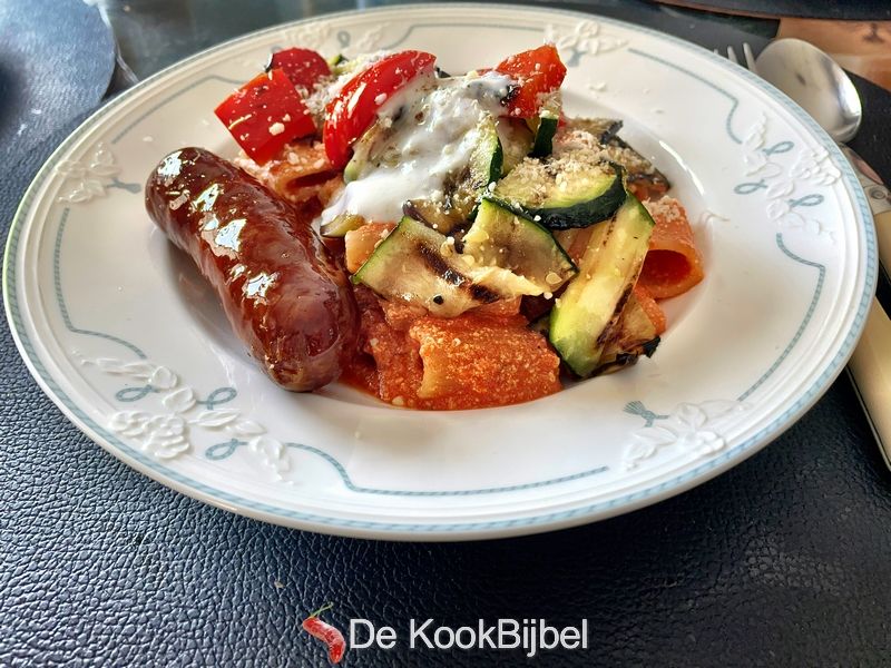 Rigatoni met gegrilde groenten en chorizo