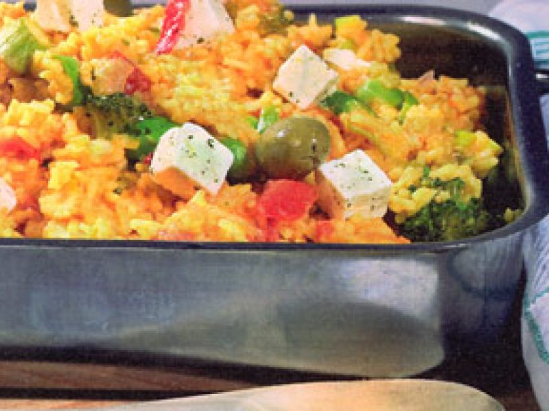 Vegetarische paella met groenten en feta