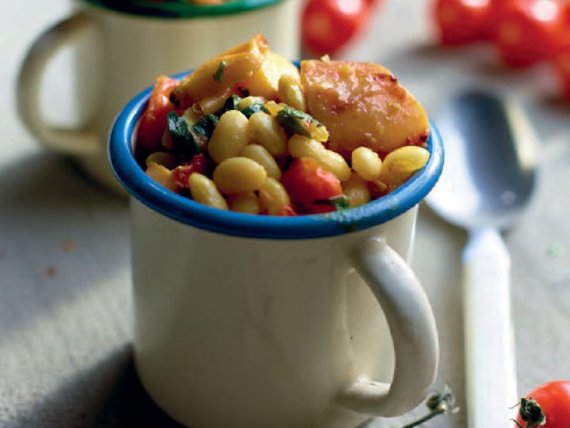 Cannellini bonen met calamares, saffraan en tomaten