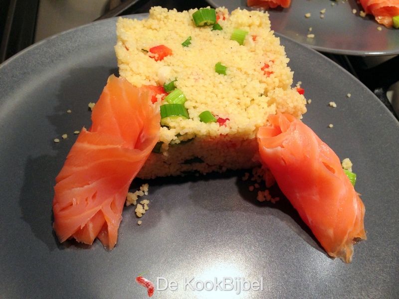 Slaatje van couscous en gerookte zalm