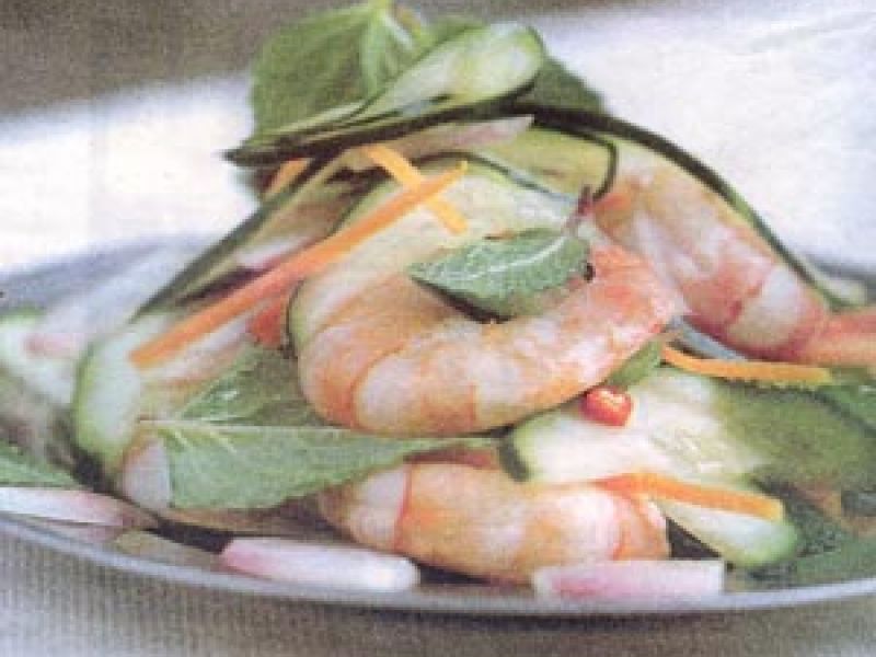 Scampi komkomersalade uit Hué (Nuoc cham)