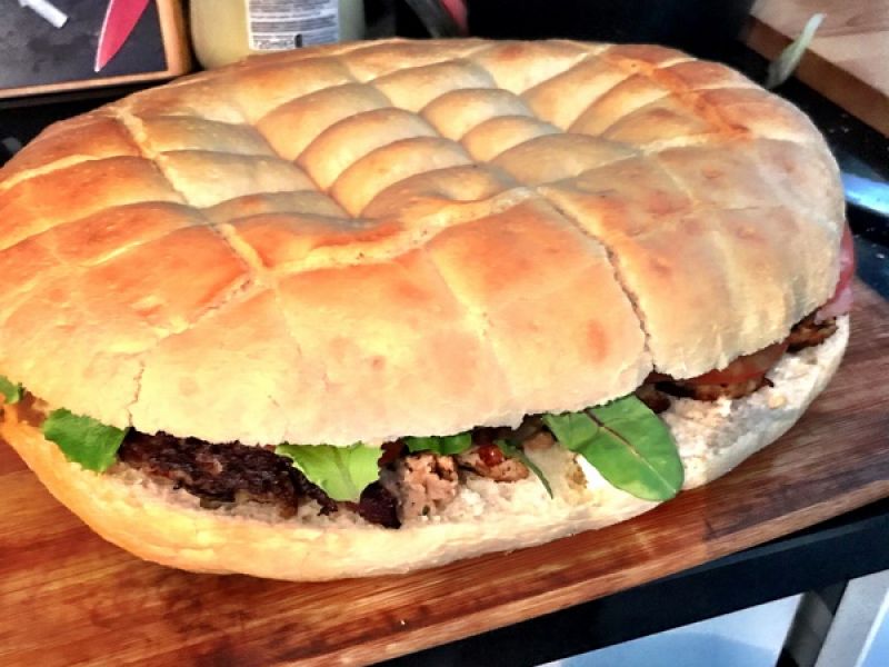 Turks brood met vleesbrood