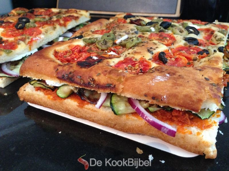 Focaccia met geitenkaas en courgette