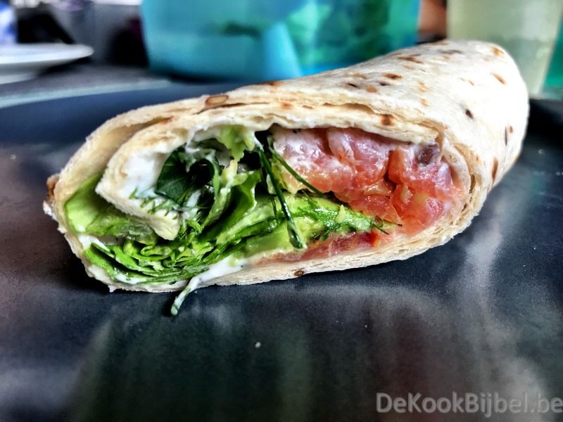 Wraps met zalm, roomkaas en avocado