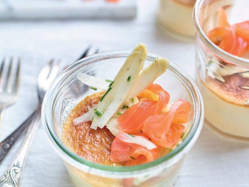 Aspergeflan met gerookte zalm